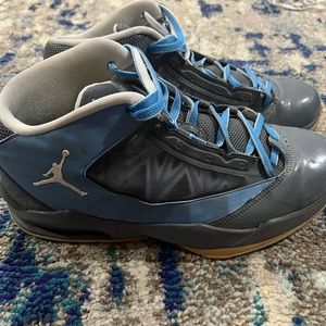 Jordan Tar Heel color basketball shoes